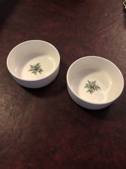 Set of 2 Christmas small Nikko bowls