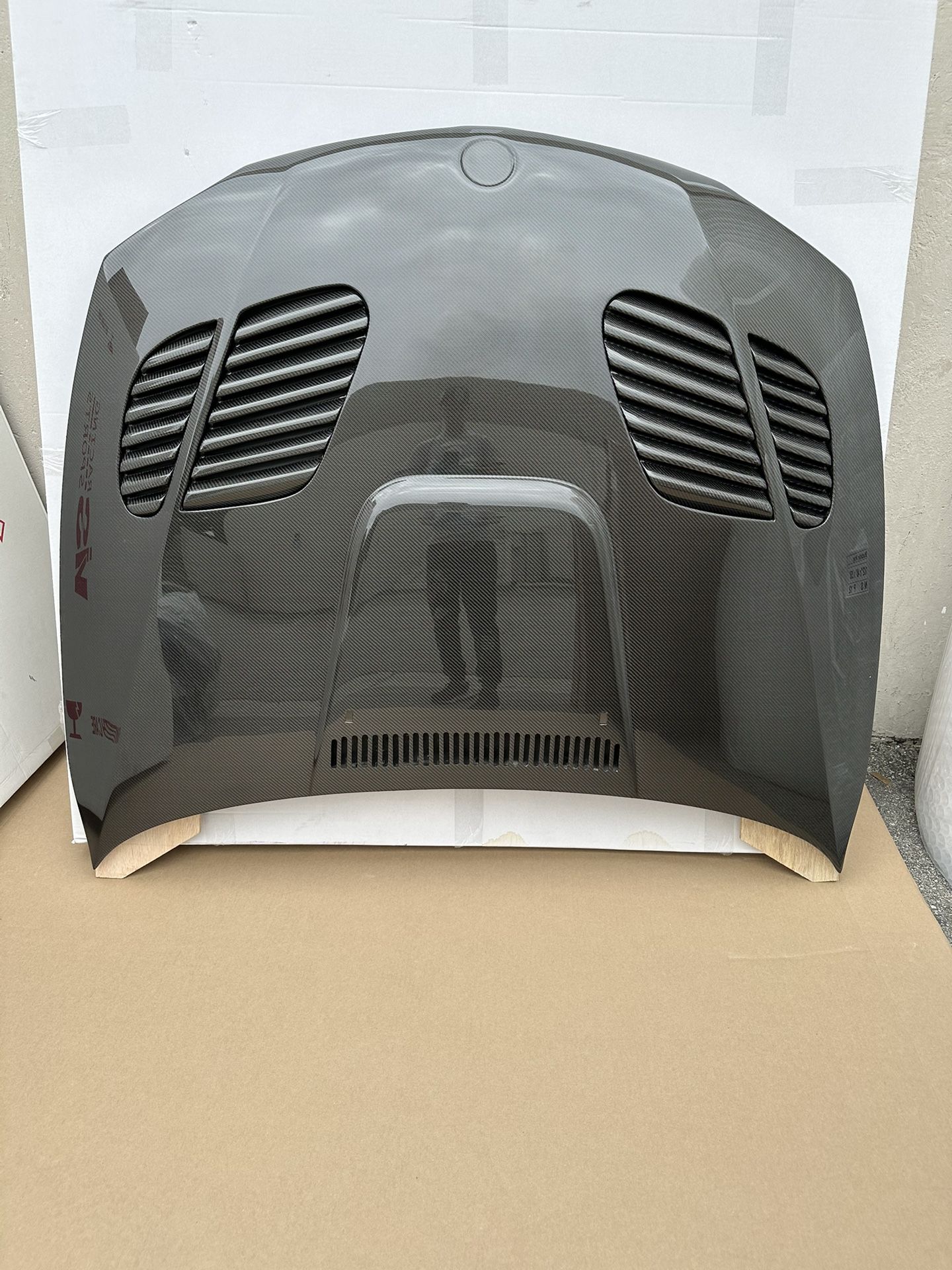 2008 - 2012 BMW 1 Series (E82) VIS Racing GTR Style Carbon Fiber Vented Hood