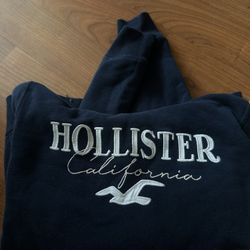 Hollister Sweater 