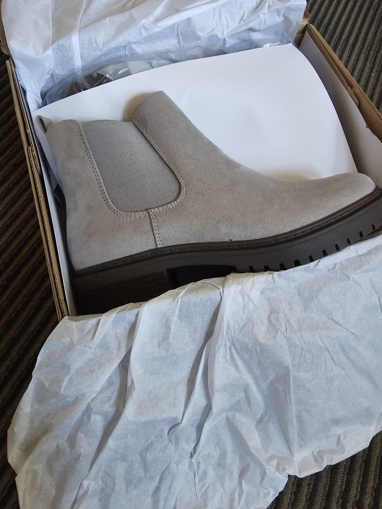 JUSTFAB Nolan Chelsea boot, women's size 8, NEW IN BOX