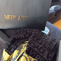Versace robe