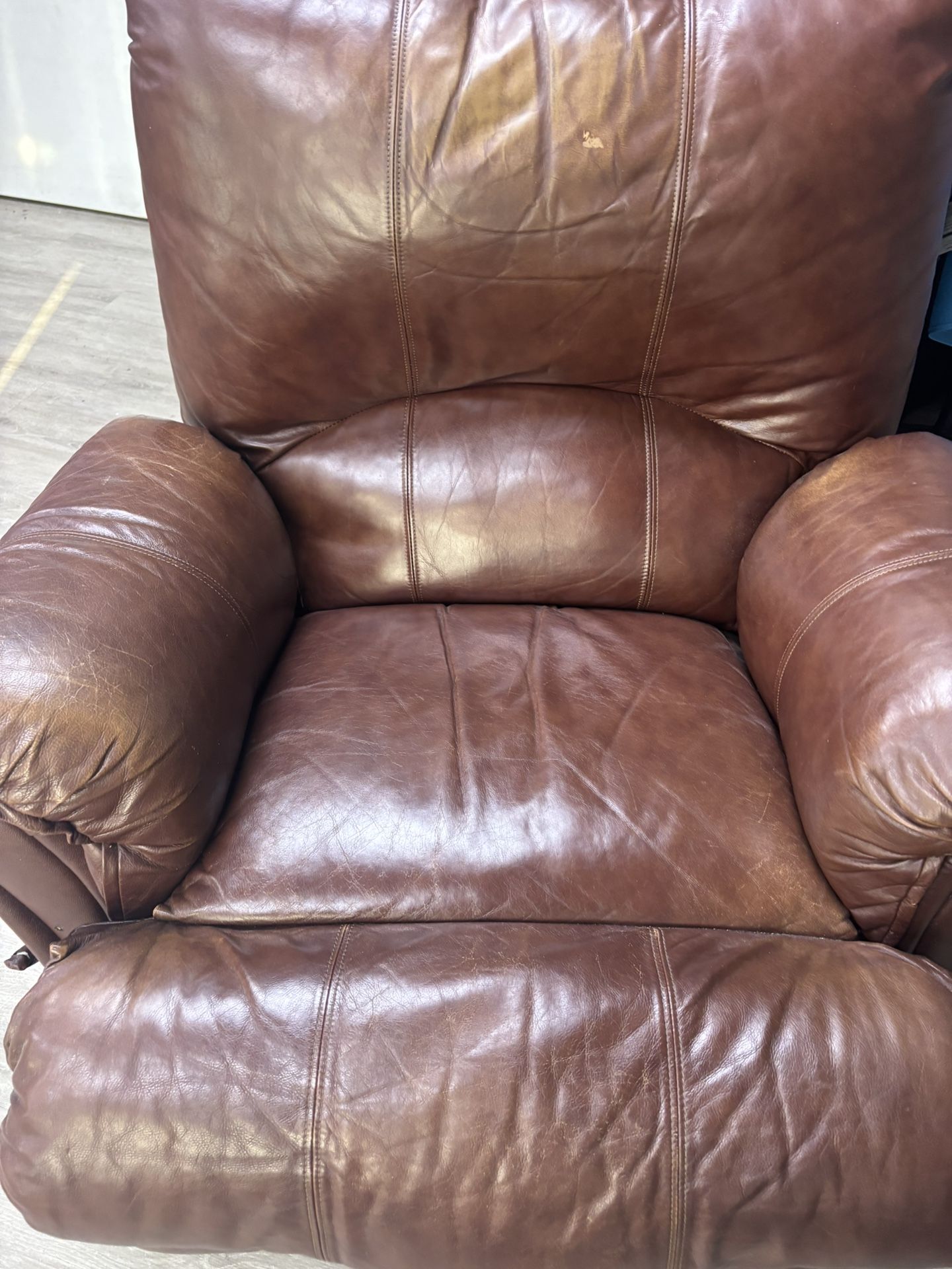 Recliner (brown )