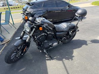 2022 Harley Davidson 883