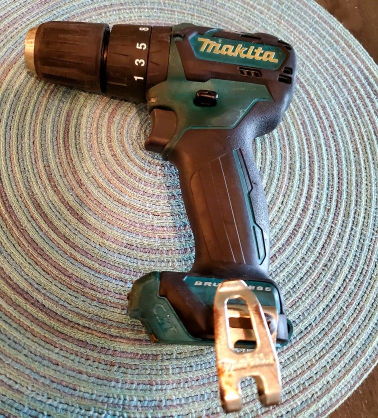 Makita Ph05 Cordless Hammer Drill