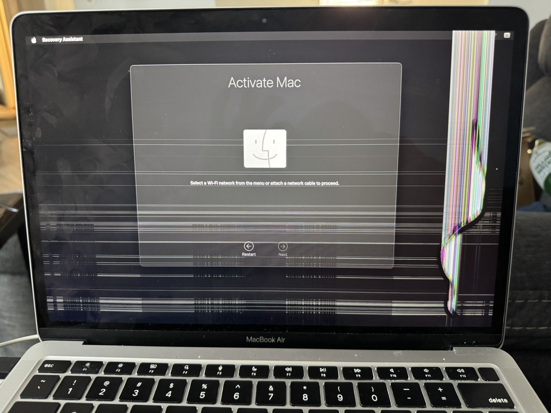 MacBook Air 13’3” Laptop - Broken Screen - M1, 8 GB Memory -256 GB SSD - Silver