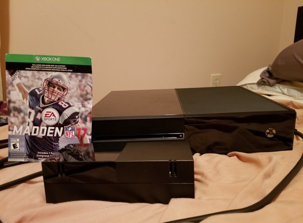 Xbox One with Xbox Controller and Madden 17