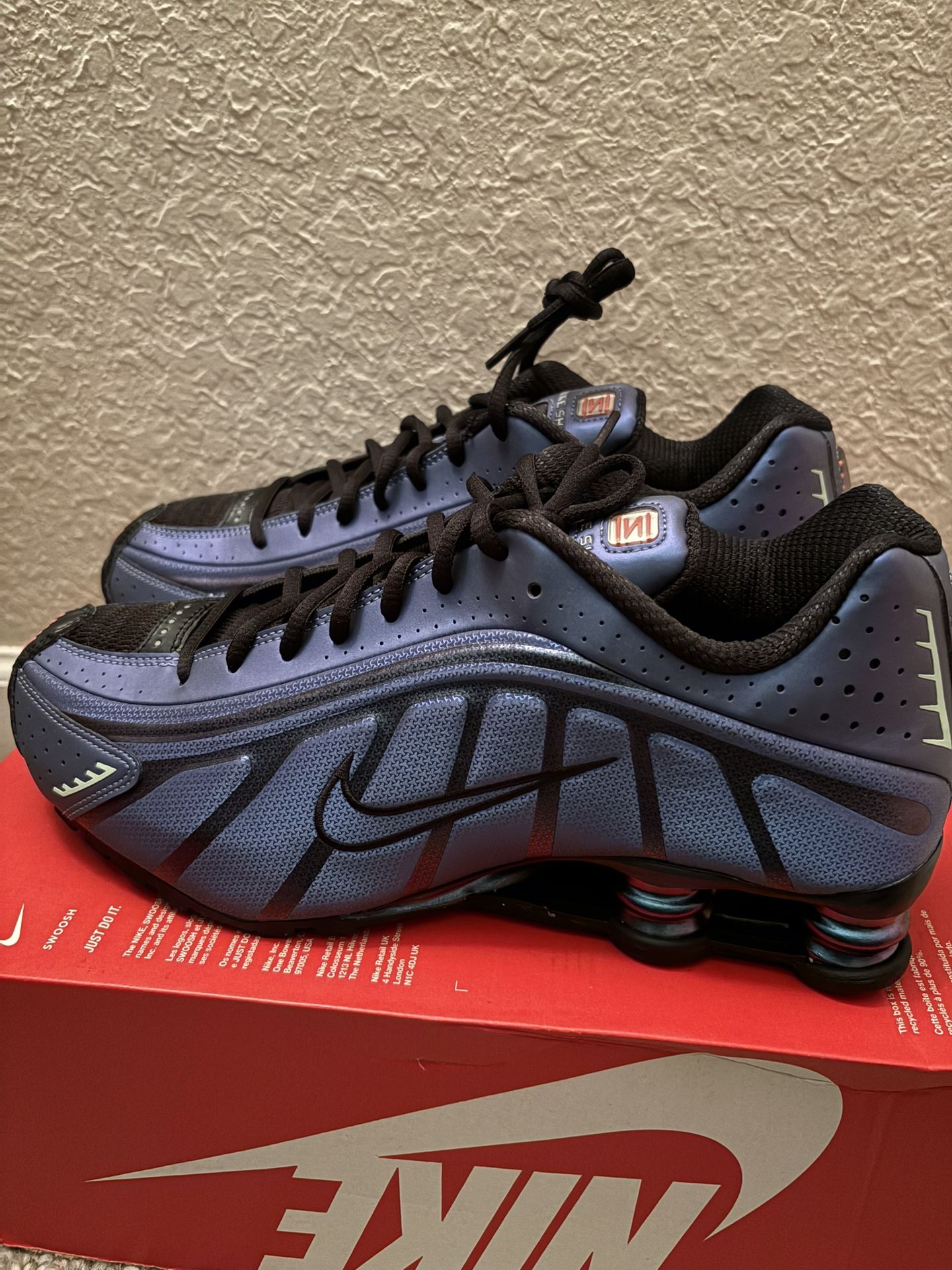 Nike Shox R4 Iridescent ‼️STEAL ‼️Size 11M