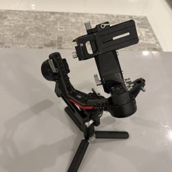 DJI RS 4 – Professional 3-Axis Gimbal | Excellent Condition