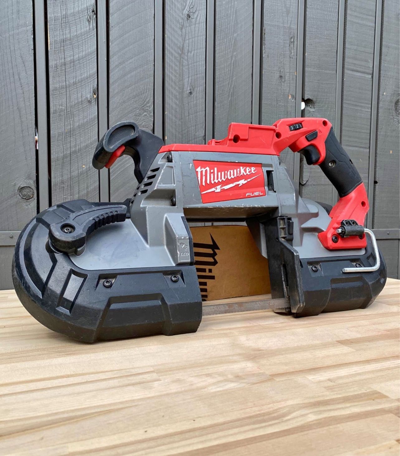 Milwaukee M18 FUEL 18V Lithium-Ion Brushless Cordless Deep Cut Dual-Trigger Band Saw