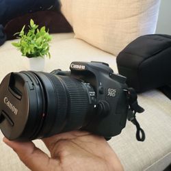 Canon EOS 70D Dslr Camera With 18-135 Lens Mint Condition