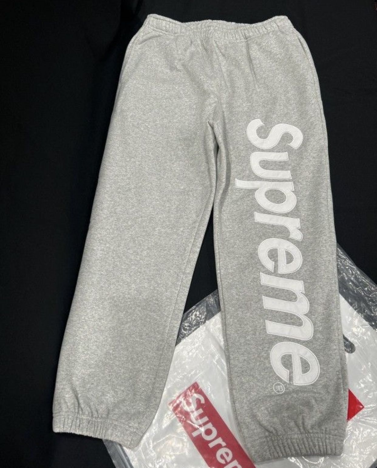 SUPREME Grey Sweats