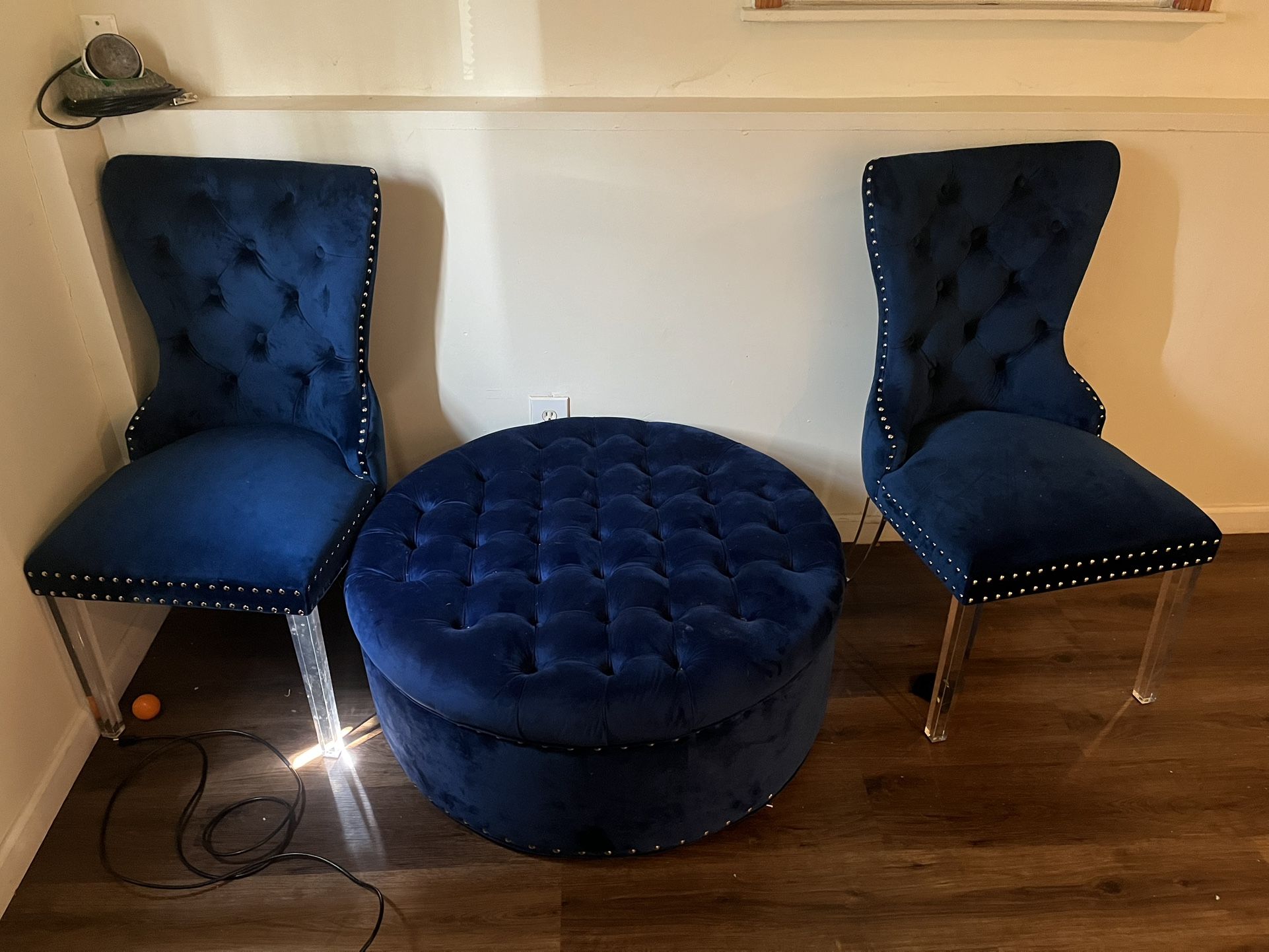 2 Chairs And Ottoman 