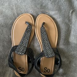So Women's Black and Tan Sandals