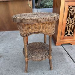Antique Rope Round Table