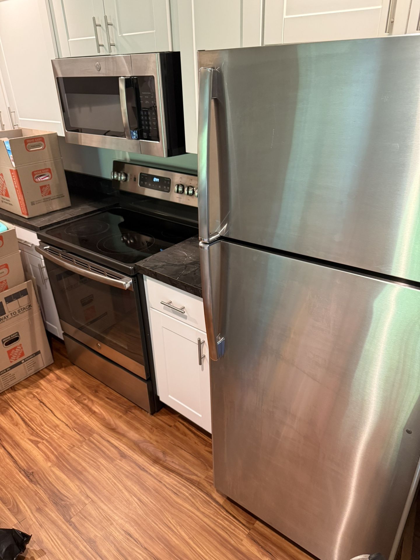 GE Stainless Steel Set