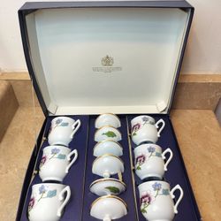 Royal Worcester "POT DE CREME" Astley Pattern, Six Cups with lids Set, England 