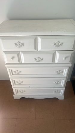 Solid Wood 5-Drawer Chest of Drawers