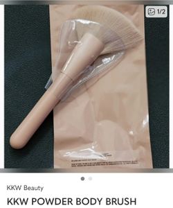 KKW BEAUTY BRUSH NEW