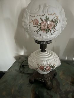 Vintage Gone with the Wind Hurricane Table Lamp