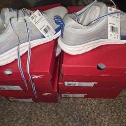 Reebok Road Strider mens Running sneakers NIB!
Sizes 10 / 10.5 / 11/ 11.5