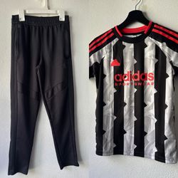 Boys Adidas Sportswear youth size 11/12