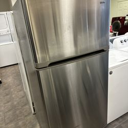 Kenmore 33 Wide Stainless Steel Refrigerator 
