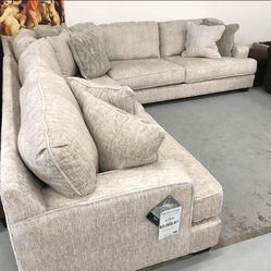Rawcliffe 3 Piece Sectional 🚀 Showroom Available 
