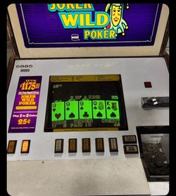 Jokers Wild Video Poker Machine 25 cents Dispenses Coins