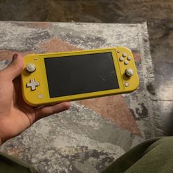 Nintendo Switch Wan 100$