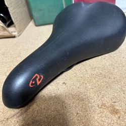 Vintage Trek Saddle Bike Seat VELO