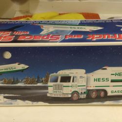 New Vintage Hess Truck 1999 With Space Shuttle