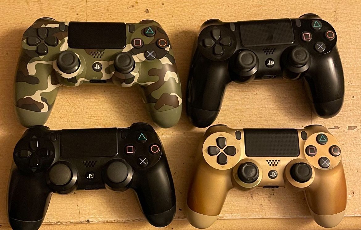 PS4 Controllers *PARTS or REPAIR*