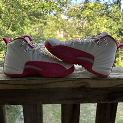 Air Jordan 12 Retro Dynamic Pink