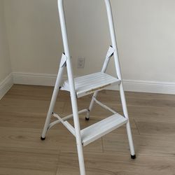 Metal White 2-Step Ladder