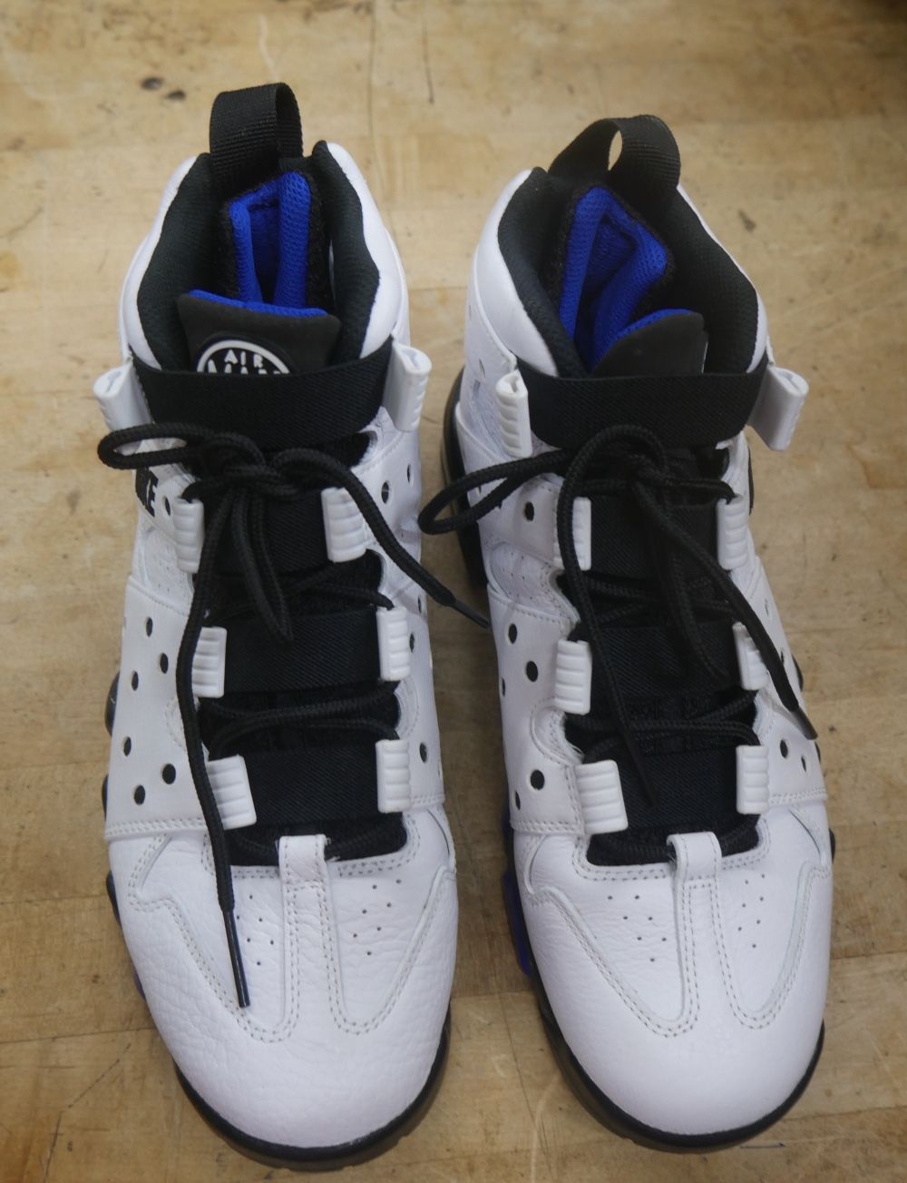 Nike shoes DD8557-100 size 8 pre owned 888745-2