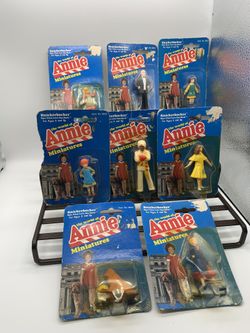 Vintage Knickerbocker 1982 - The Word of Annie. Set of 9 pieces. Annie, Miss Hannigan, Daddy Warbucks, Punjab, Rooster, Molly, Pepper, Grace and Sand
