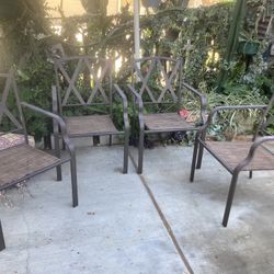 Hamton 4 Chairs Out Door Good Condition 