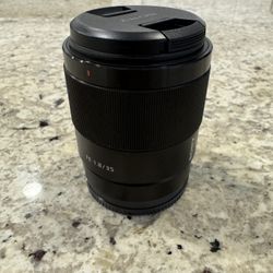 Sony FE 35mm f/1.8 Lens