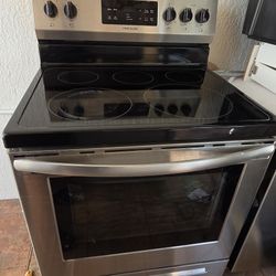 Frigidaire Stove / Oven