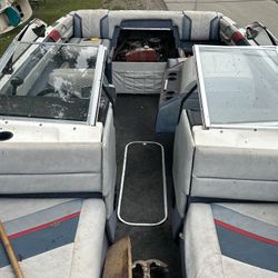 Bayliner Boat 