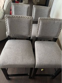 4 Bar Stools