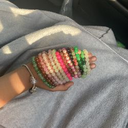 bracelets 