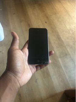 Apple iPod Touch – Cracked Screen – For Parts or Repair
