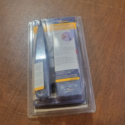 Fluke Networks Pro3000 Analog Tone & Probe Kit 0 NEW SEALED NIB.
UPC 38917.
Weight 1lb 4oz plus shipping materials.