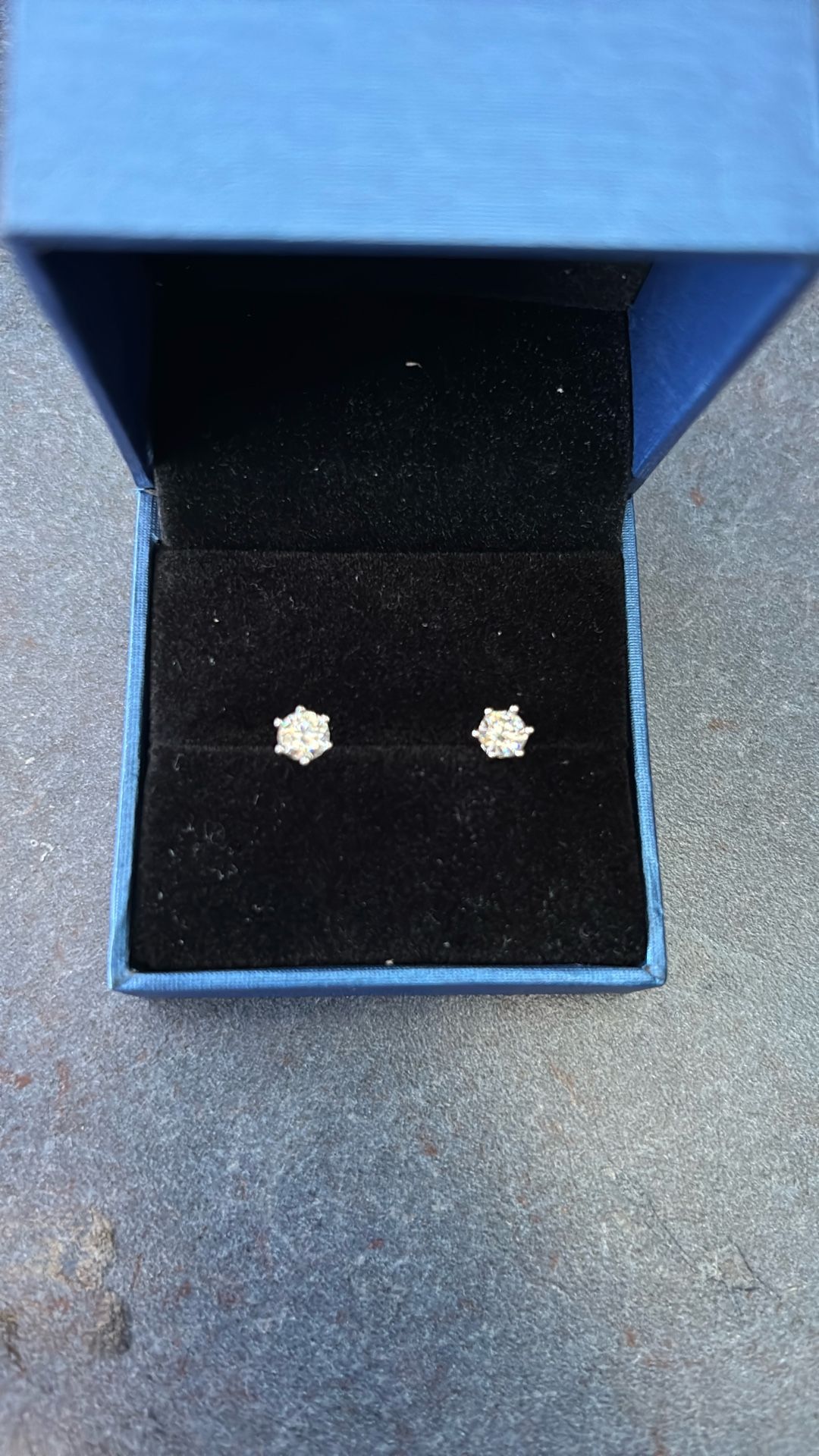 Luxury Diamond Earrings – Stunning Shine