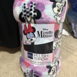 Minnie Mouse Plush Throw  New