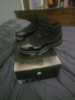 Jordan 11 cap and gown size 8.5