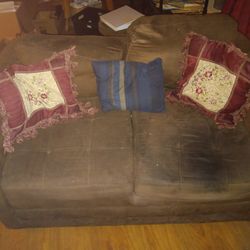 Couch 2 Cushion