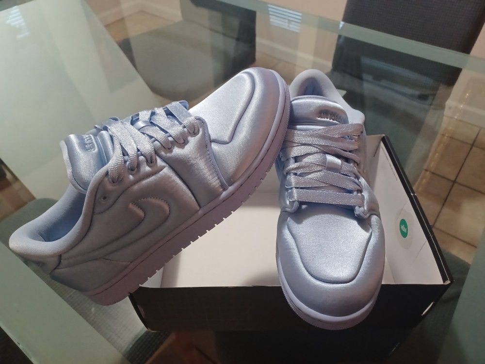 Jordan 1 Low Method of Make "Aluminum/Aluminum" Women's Shoe