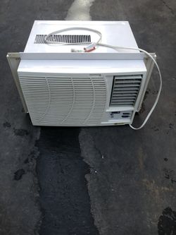 Very nice Maytag air conditioner